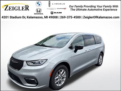 Used 2024 Chrysler Pacifica Touring-L
