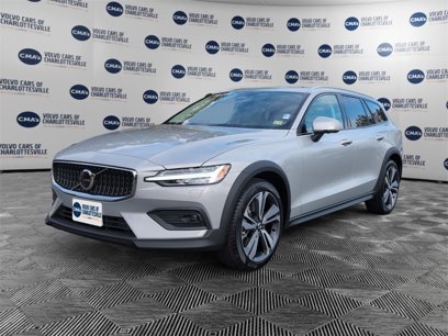 New 2025 Volvo V60 B5 Cross Country Plus w/ Protection Package Premier