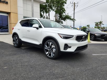 New 2025 Volvo XC40 B5 Plus w/ Protection Package