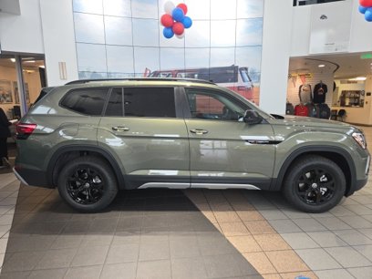 New 2025 Volkswagen Atlas Peak Edition SE