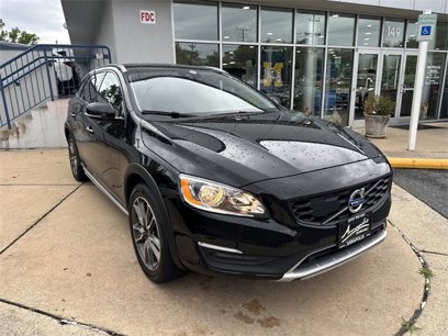 Used 2017 Volvo V60 T5 Cross Country w/ Convenience Package