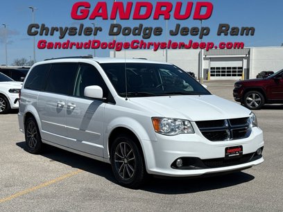 Used 2017 Dodge Grand Caravan SXT w/ Driver Convenience Group