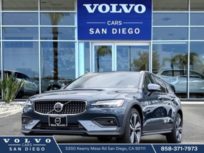 New 2025 Volvo V60 B5 Cross Country Plus w/ Protection Package Premier