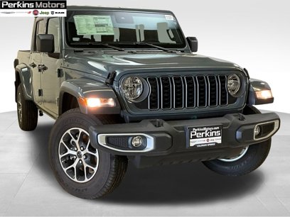 New 2025 Jeep Gladiator Sport