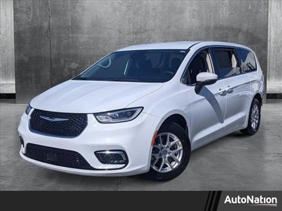 Used 2023 Chrysler Pacifica Touring-L