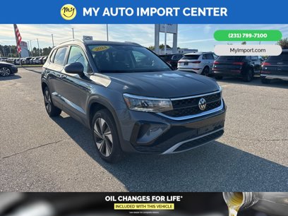 Used 2024 Volkswagen Taos SE w/ Panoramic Sunroof Package