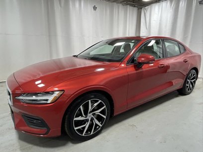 Used 2019 Volvo S60 T6 Momentum w/ Multimedia Package