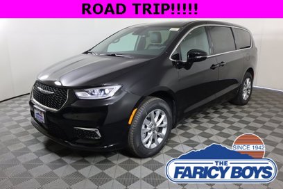 New 2025 Chrysler Pacifica Select