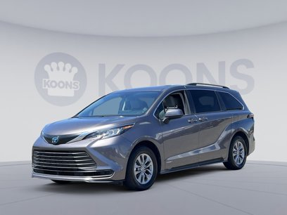 Used 2021 Toyota Sienna LE