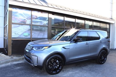 New 2025 Land Rover Discovery S