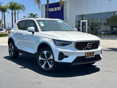 New 2025 Volvo XC40 B5 Core w/ Protection Package Premier