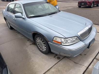 Used 2005 Lincoln Town Car Signature