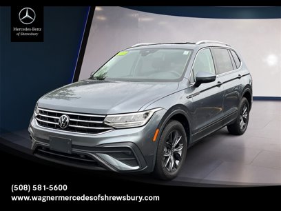 Used 2022 Volkswagen Tiguan SE w/ Panoramic Sunroof Package