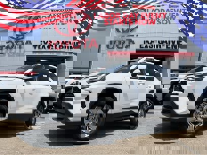 New 2025 Toyota RAV4 XLE