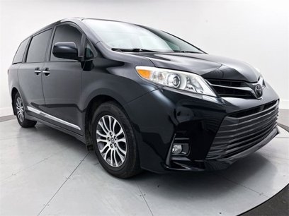 Used 2020 Toyota Sienna XLE w/ XLE Navigation Package