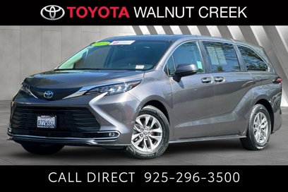 Certified 2022 Toyota Sienna XLE