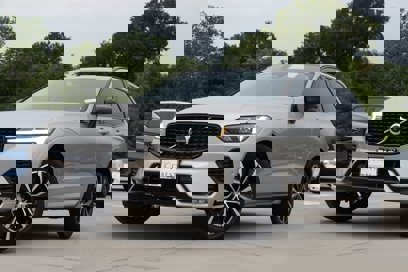 New 2025 Volvo XC60 B5 Plus w/ Protection Package Premier