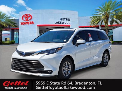 New 2025 Toyota Sienna XLE