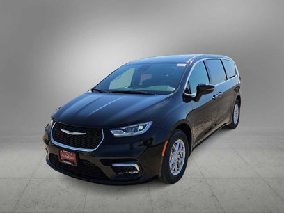 New 2025 Chrysler Pacifica Select