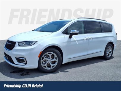 Used 2023 Chrysler Pacifica Limited