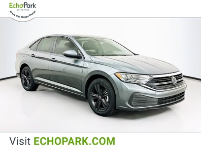 Used 2023 Volkswagen Jetta SE w/ Panoramic Sunroof Package