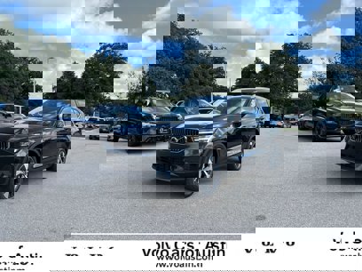 New 2025 Volvo XC40 B5 Core w/ Protection Package Premier