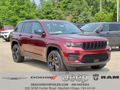 New 2025 Jeep Grand Cherokee Laredo