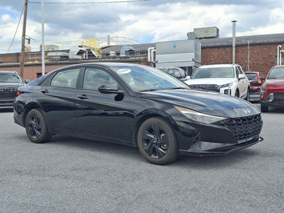 Certified 2022 Hyundai Elantra SEL w/ Preferred Accessory Package