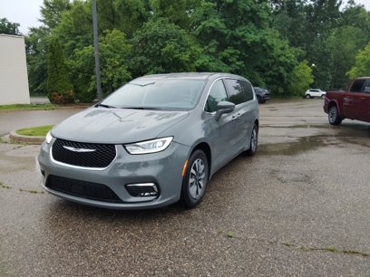 Used 2022 Chrysler Pacifica Touring-L