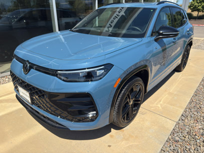 New 2025 Volkswagen Tiguan SE R-Line