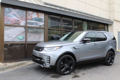 New 2025 Land Rover Discovery Dynamic SE