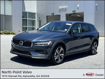 New 2026 Volvo V60 B5 Cross Country Plus w/ Protection Package Premier