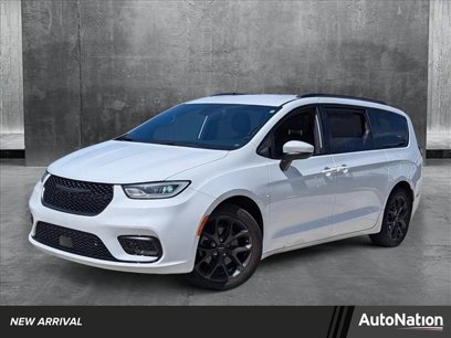 Used 2023 Chrysler Pacifica Touring-L w/ S Appearance Package