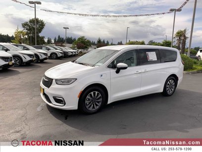 Used 2023 Chrysler Pacifica Touring-L