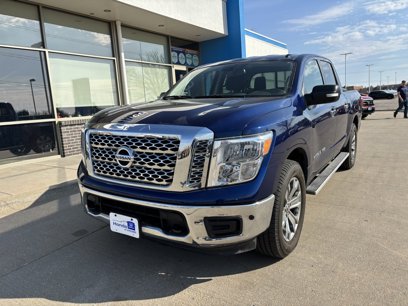 Used 2018 Nissan Titan SV w/ SV Convenience Package