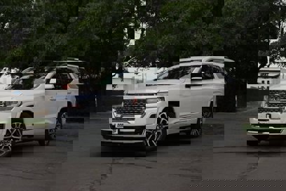 Used 2021 GMC Acadia Denali w/ Denali Ultimate Package