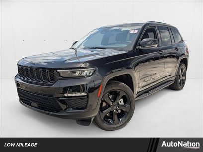 Used 2025 Jeep Grand Cherokee Limited w/ Black Appearance Package