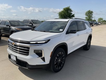 New 2025 Chevrolet Traverse LT w/ Sun and Wheel Package