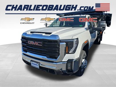 New 2025 GMC Sierra 3500 Pro w/ Convenience Package