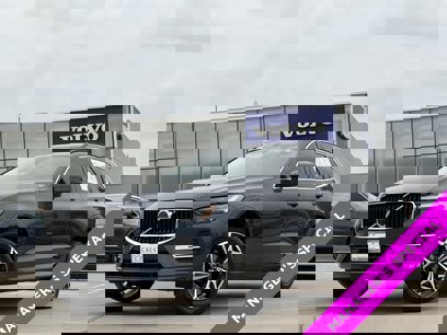 Certified 2022 Volvo XC60 B5 Momentum w/ Climate Package