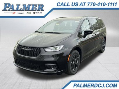 New 2025 Chrysler Pacifica Select