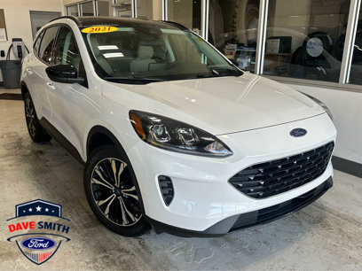 Used 2021 Ford Escape SE w/ SE Sport Appearance Package