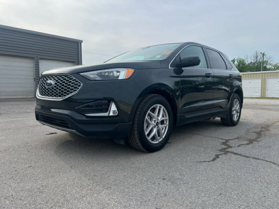Used 2024 Ford Edge SEL w/ Convenience Package