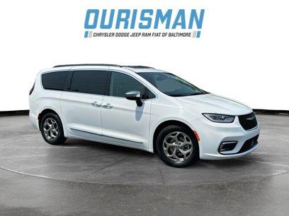 Used 2023 Chrysler Pacifica Limited