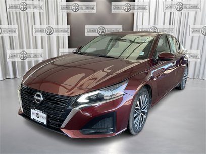 Used 2023 Nissan Altima 2.5 SV