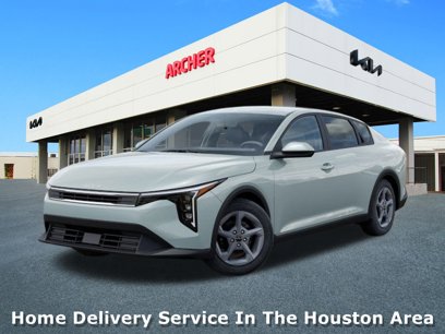New 2025 Kia K4 LXS