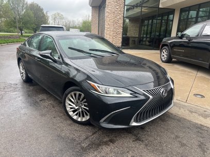 Used 2021 Lexus ES 300h w/ Luxury Package