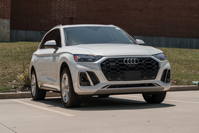 Used 2025 Audi Q5 e Premium Plus