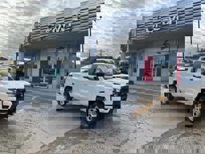 New 2025 Nissan Frontier S