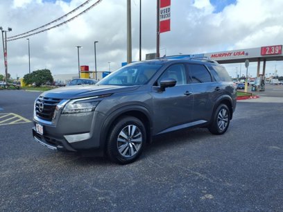Used 2023 Nissan Pathfinder SL